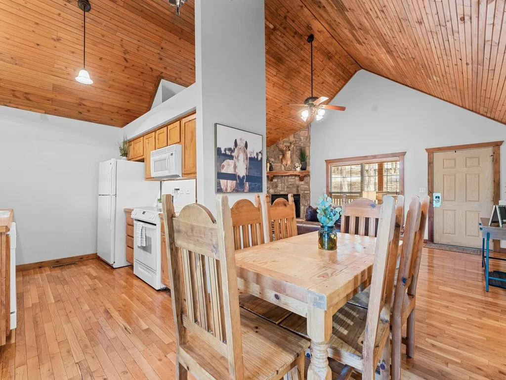 Rustic Stonebridge in Branson West, MO