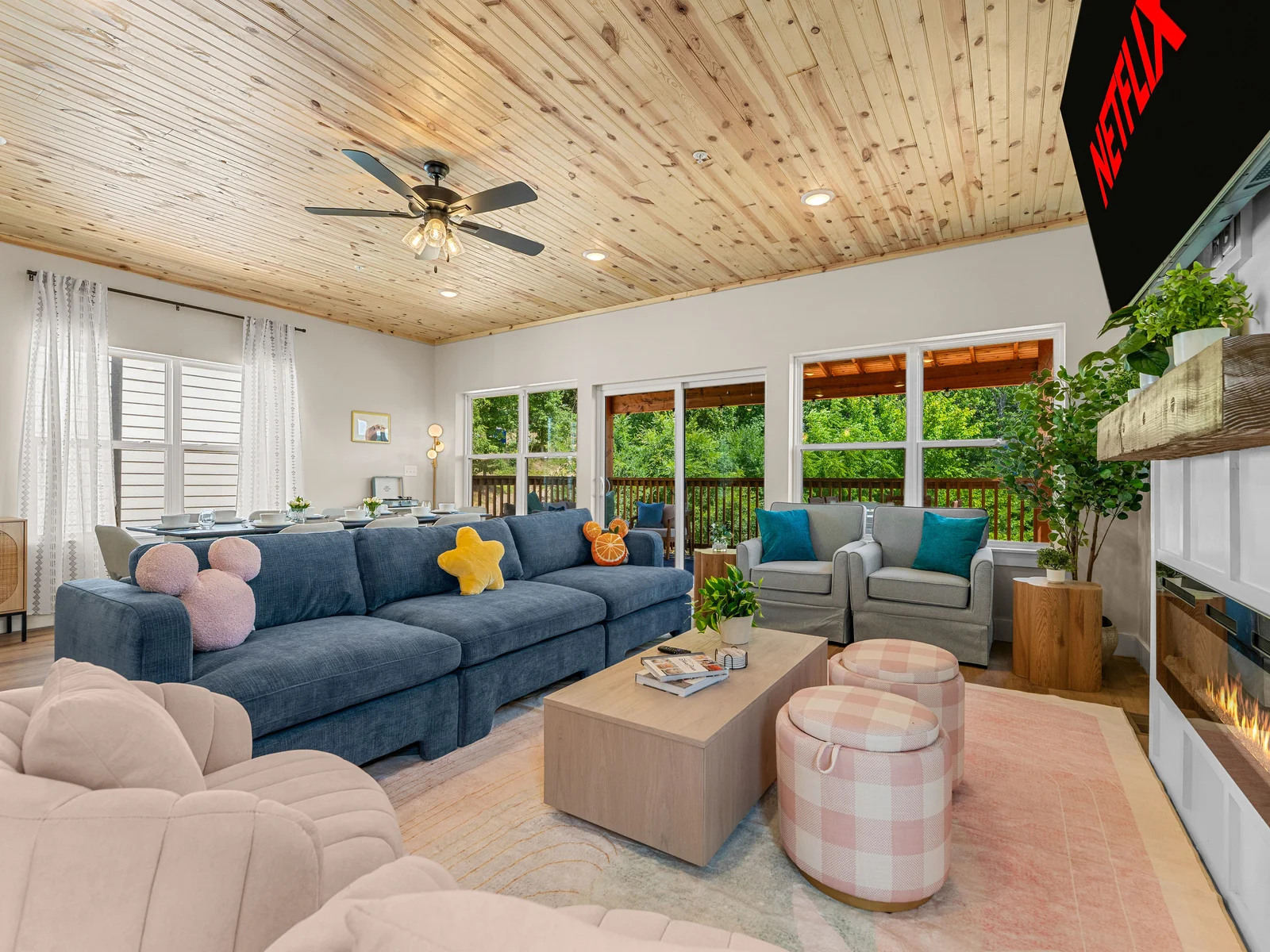 Plush seating, cozy vibes, and room for the whole group. 🛋️🤍