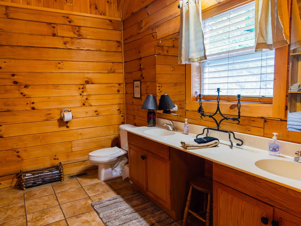 Eagle Nest Log Cabin