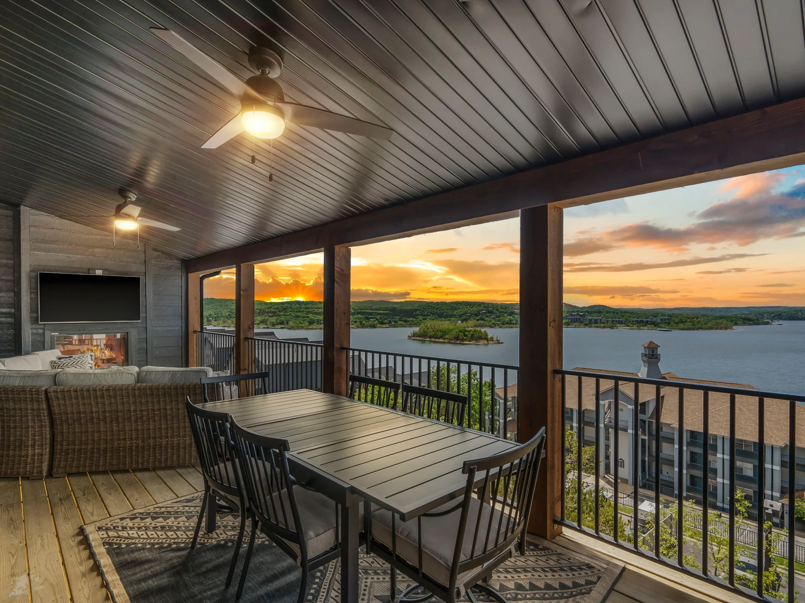 Spectacular Table Rock Lake views