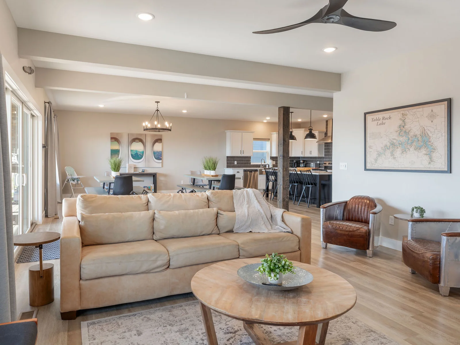 Relax in the living room with a great lakeview!