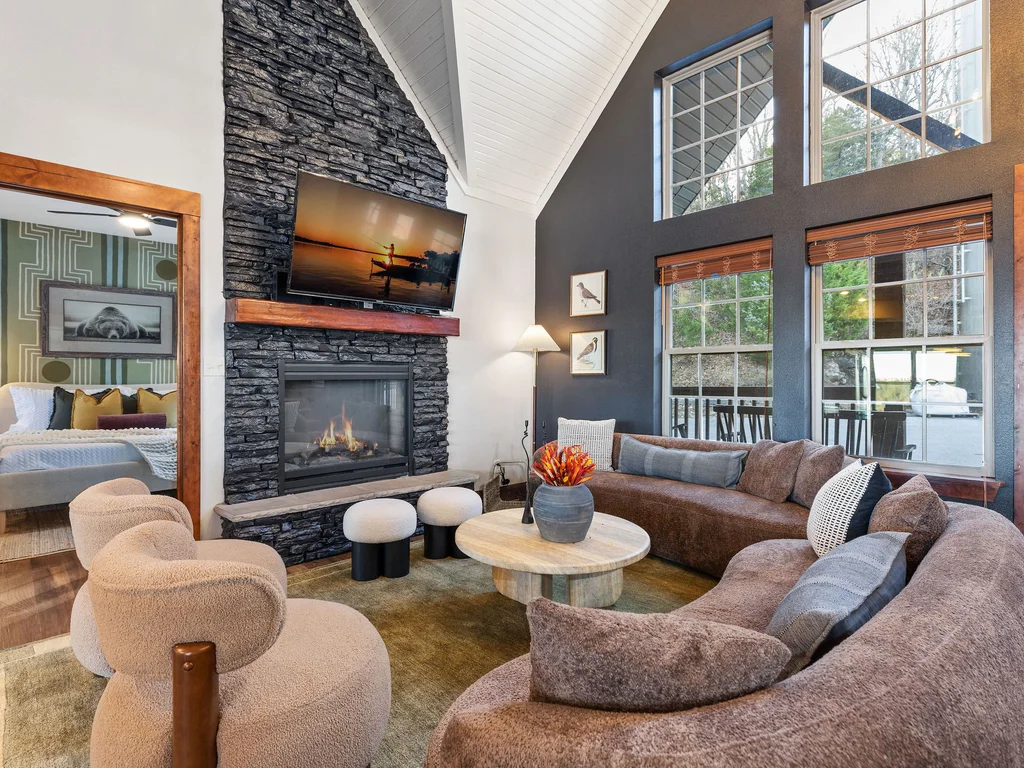 Rockwood’s Lakeview Oasis