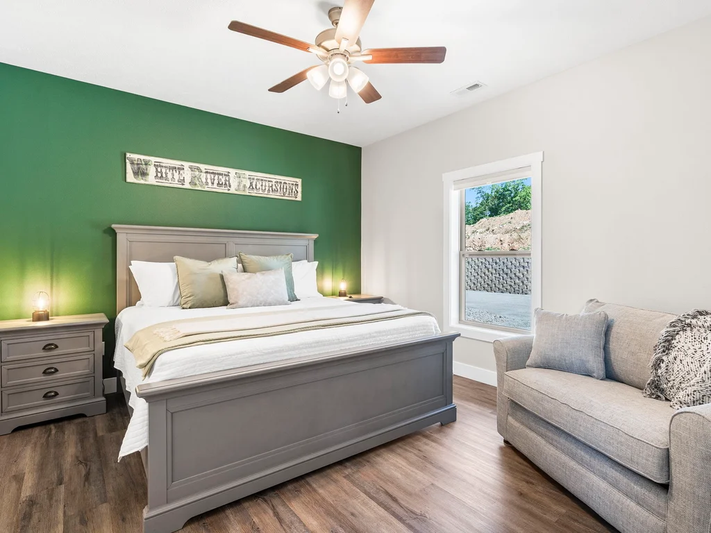 Private Hot Tub, Lakeview, Family Getaway!