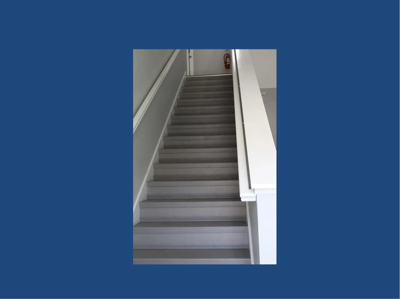 There is 1 flight of stairs from the front door down to the condo entrance.