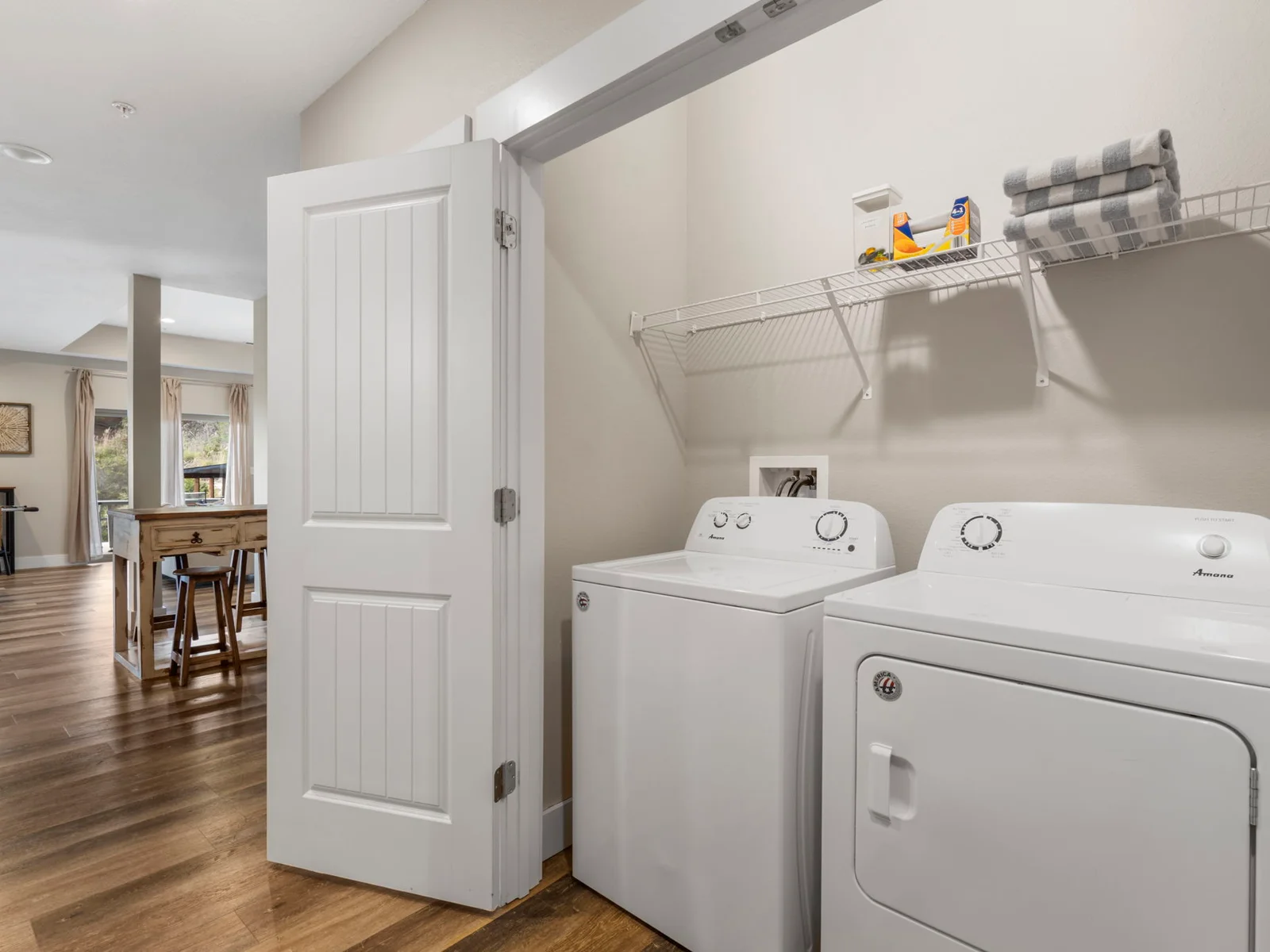 Lower level washer & dryer