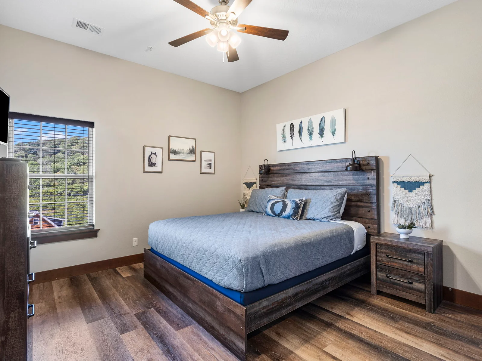 King bed lower level with Ensuite bathroom