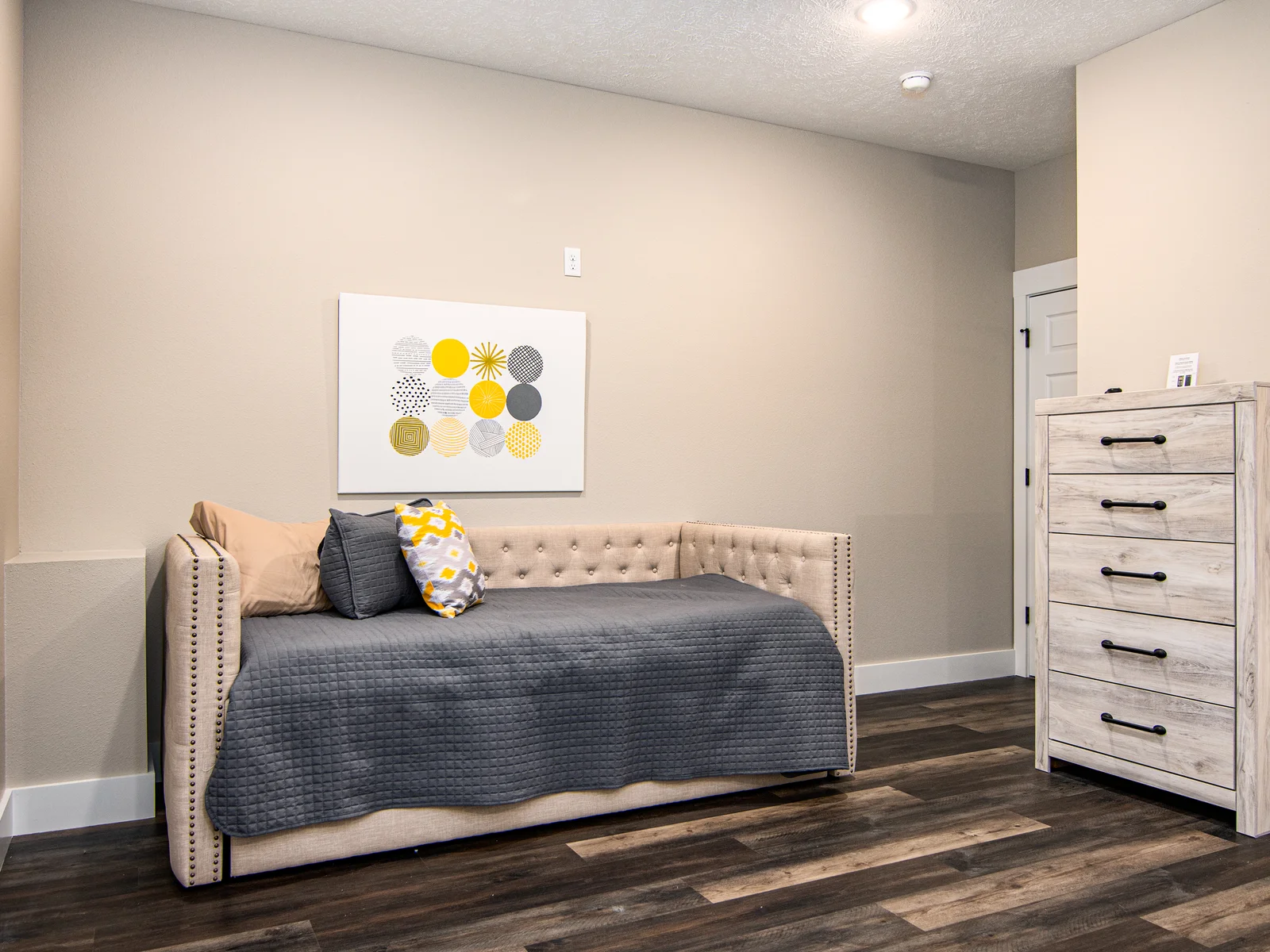 Daybed in king #3 room