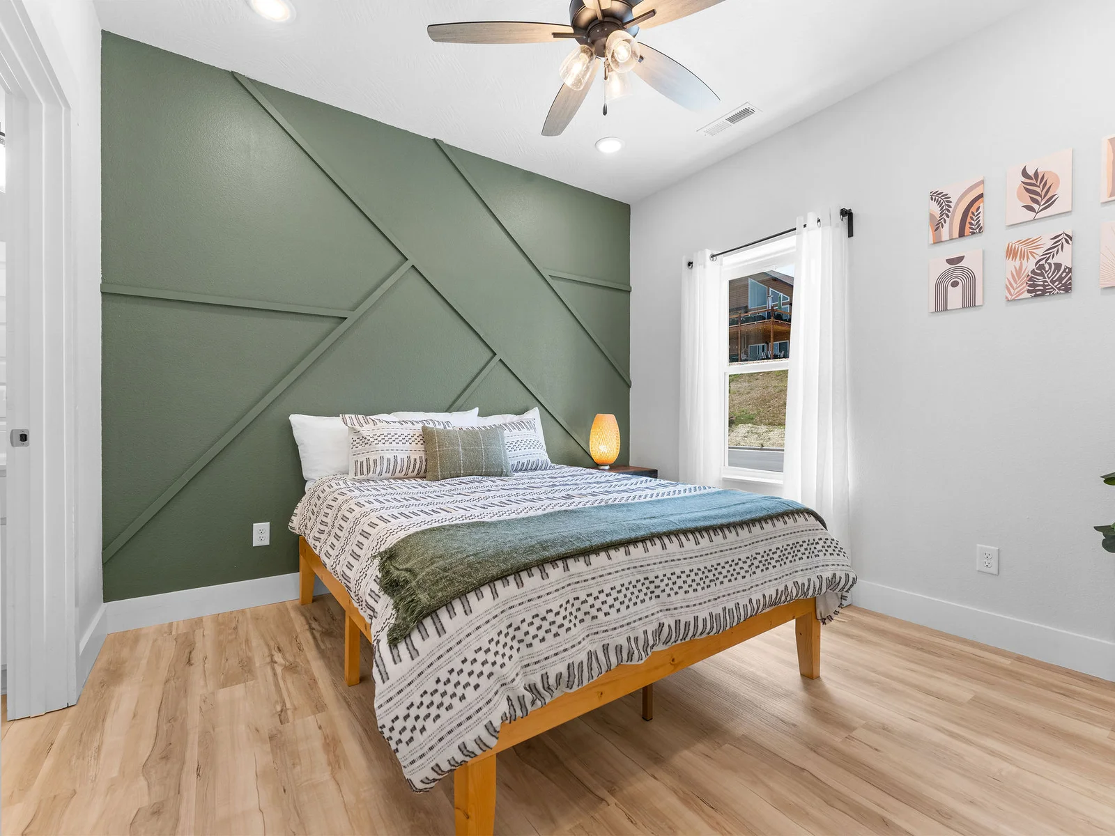 Main level king bedroom w/ ensuite bath