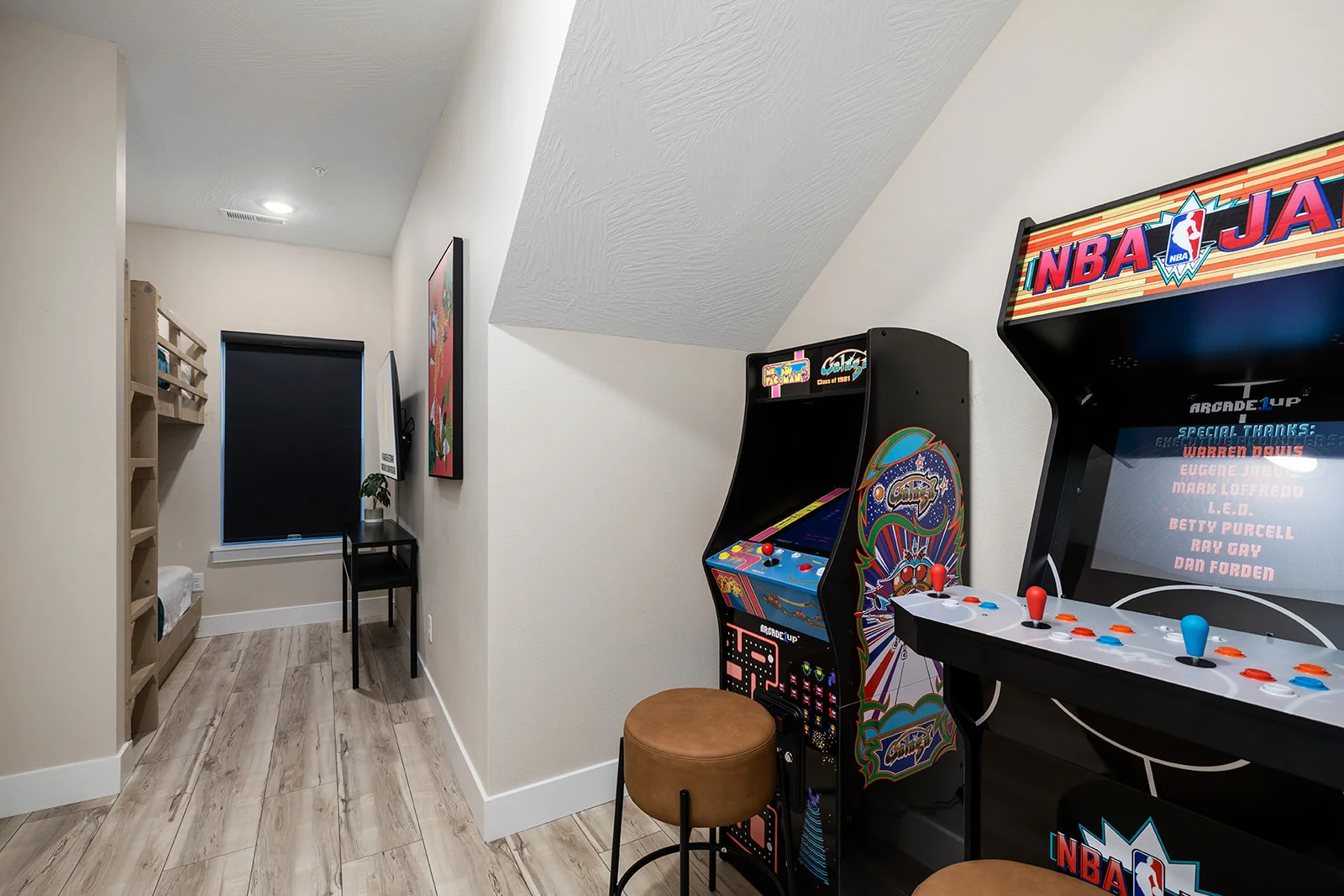 Two arcade machines in the lower bunk room for the kids!