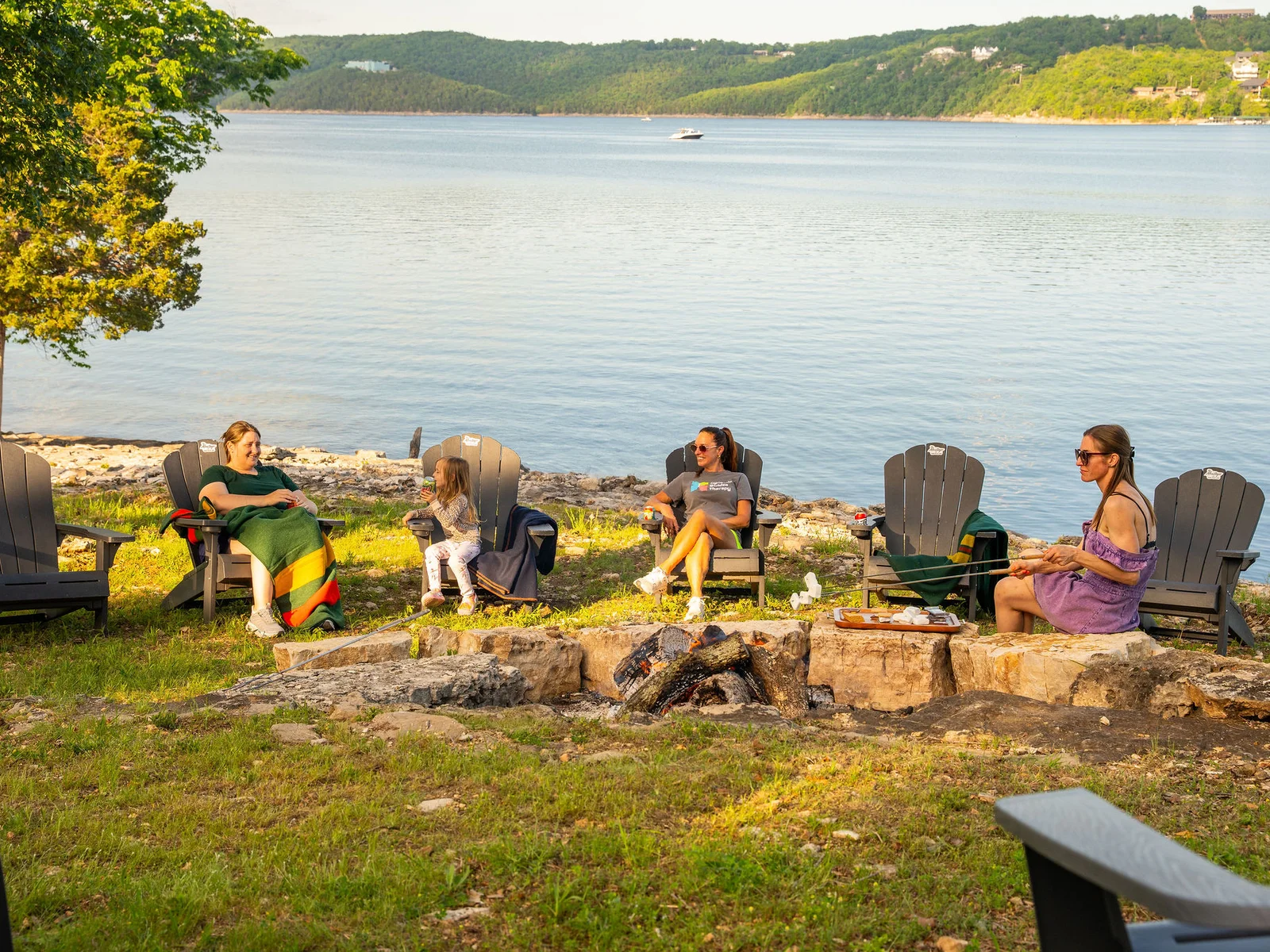 Make memories around the fire pit with friends and family while enjoying the beauty of the waterfront.