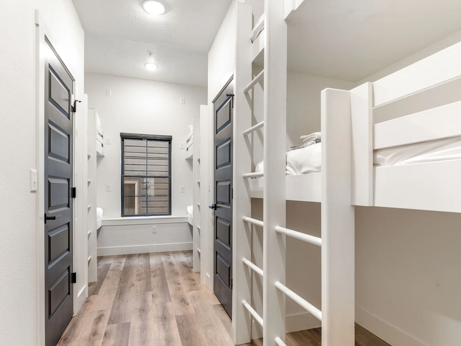 Lower level bunk room w/ 6 bunks!