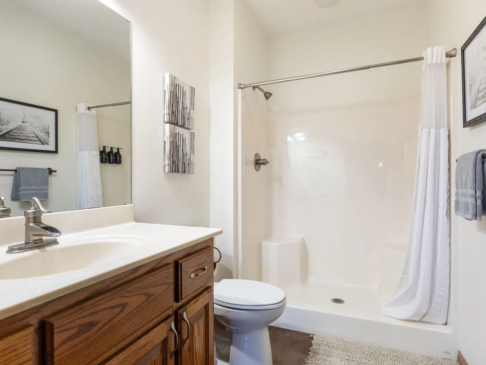Main Level King #5 ensuite bath