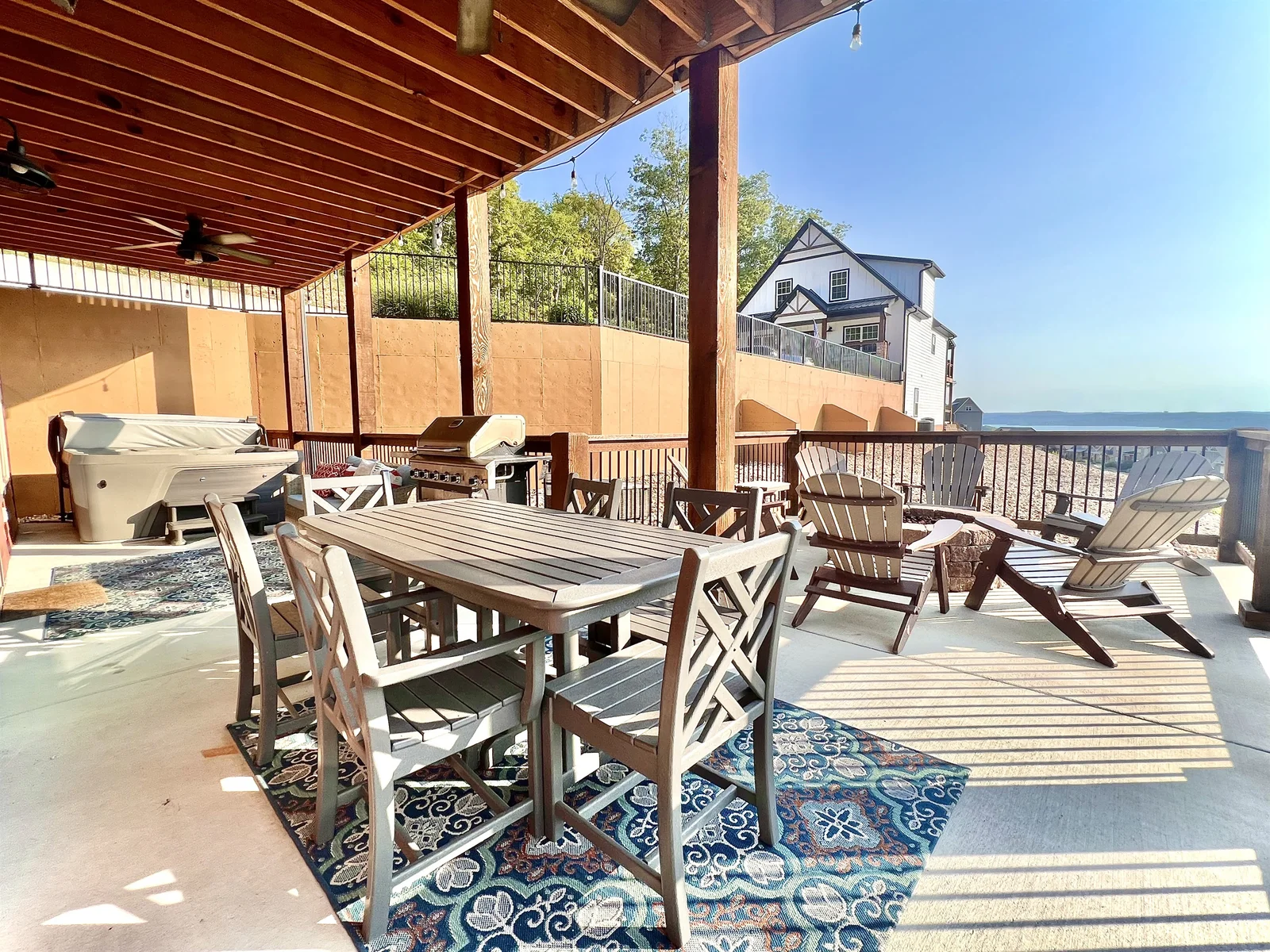 Ample space on the lower patio with a view of Table Rock Lake!