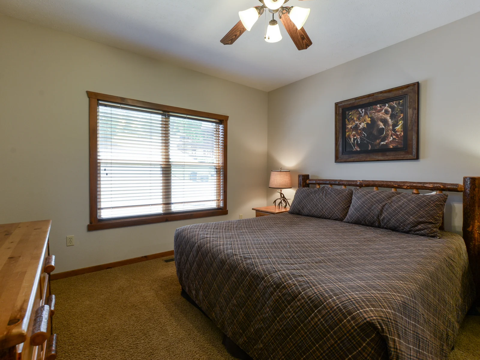 www.VanessasVacationHomes.com