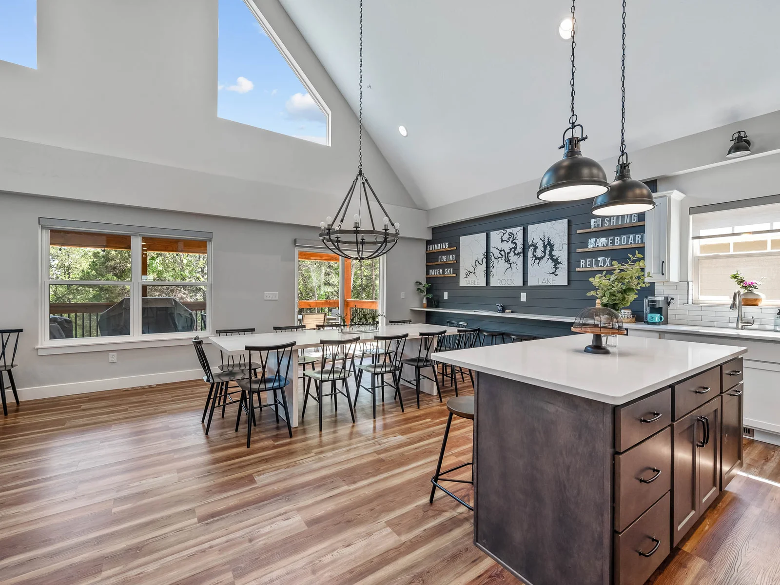 Dining indoors or out! Grill and seating on the upper deck.