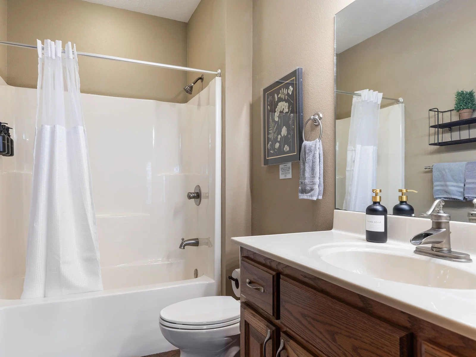 Main Level King #4 ensuite bath