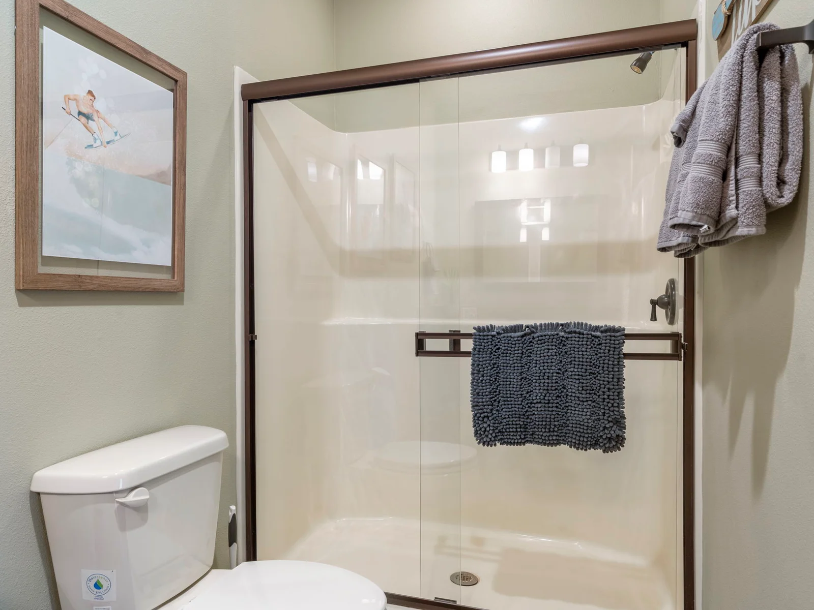 King bedroom #5 ensuite bath
