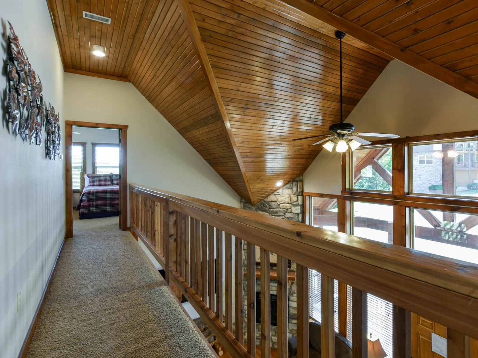 www.VanessasVacationHomes.com