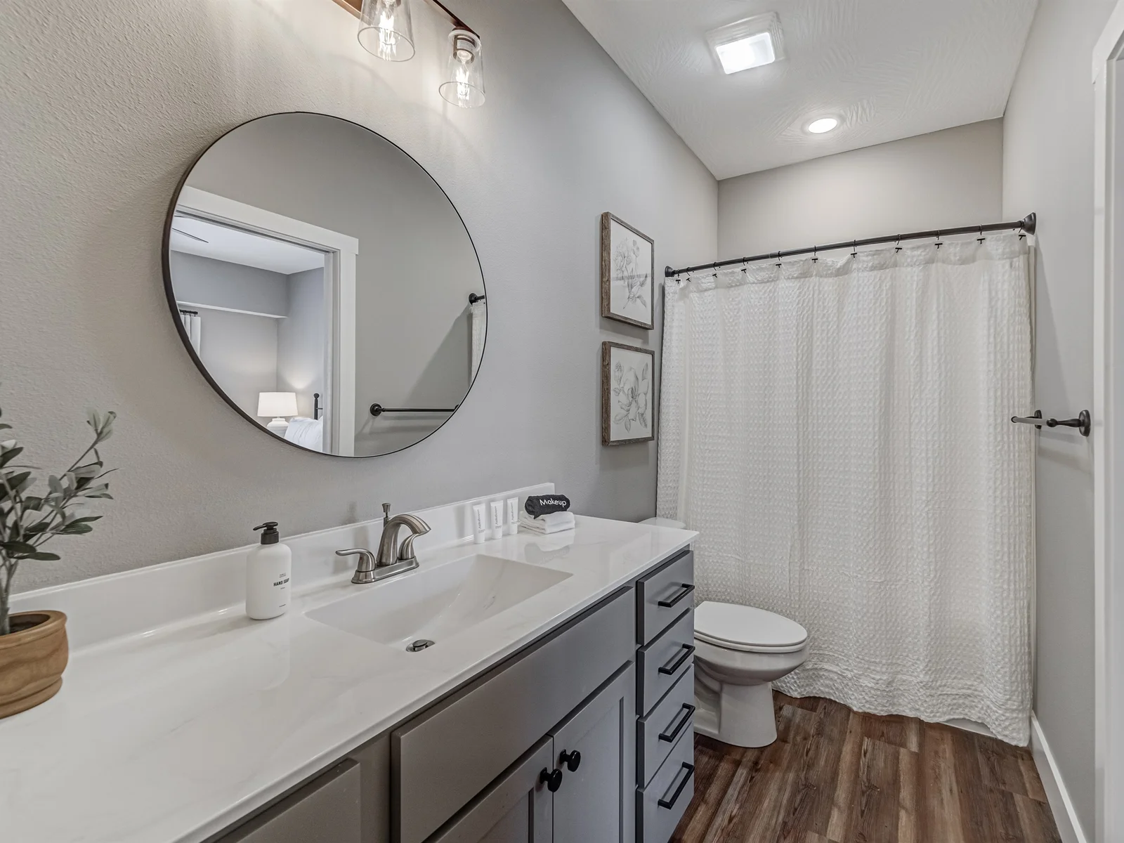 Main level King #1 bathroom-accessible to the hallway also