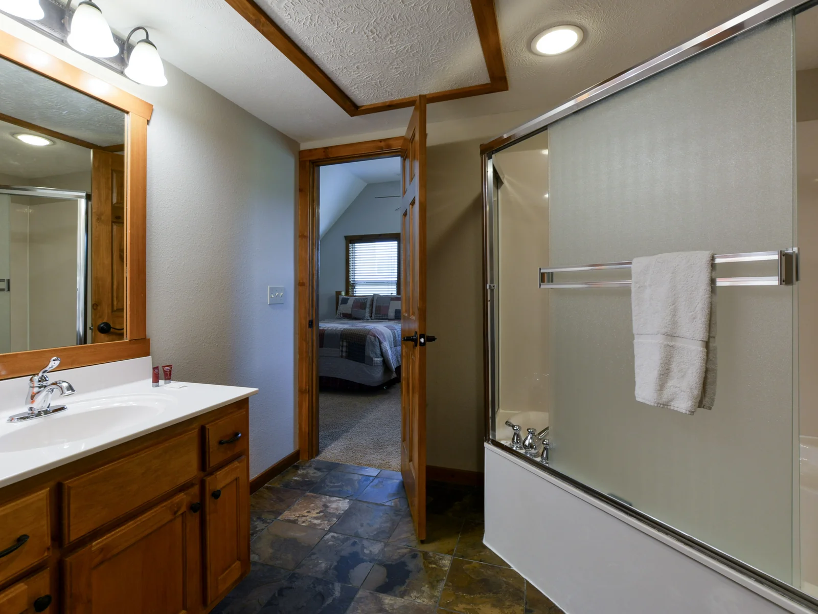 www.VanessasVacationHomes.com