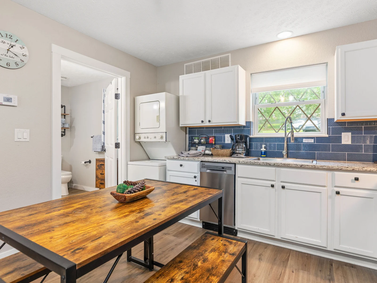 Dishwasher, fridge, and oven!