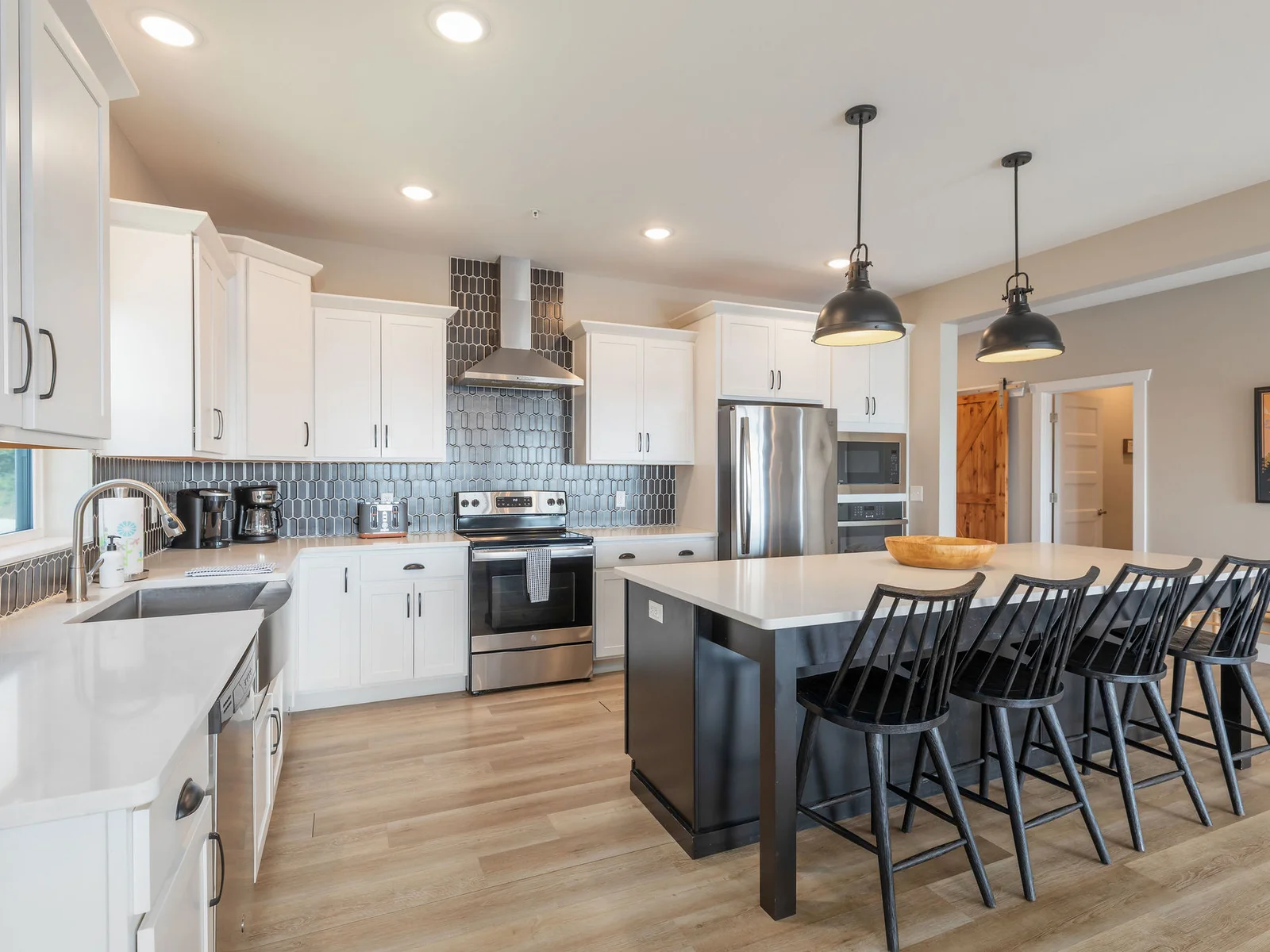 Fully stocked kitchen, just bring the food!