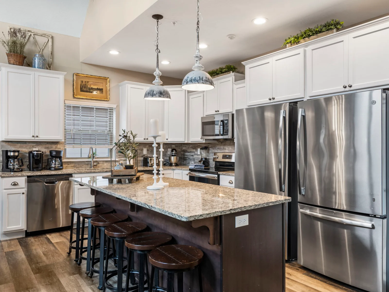 Fully stocked kitchen with all the appliances you need!