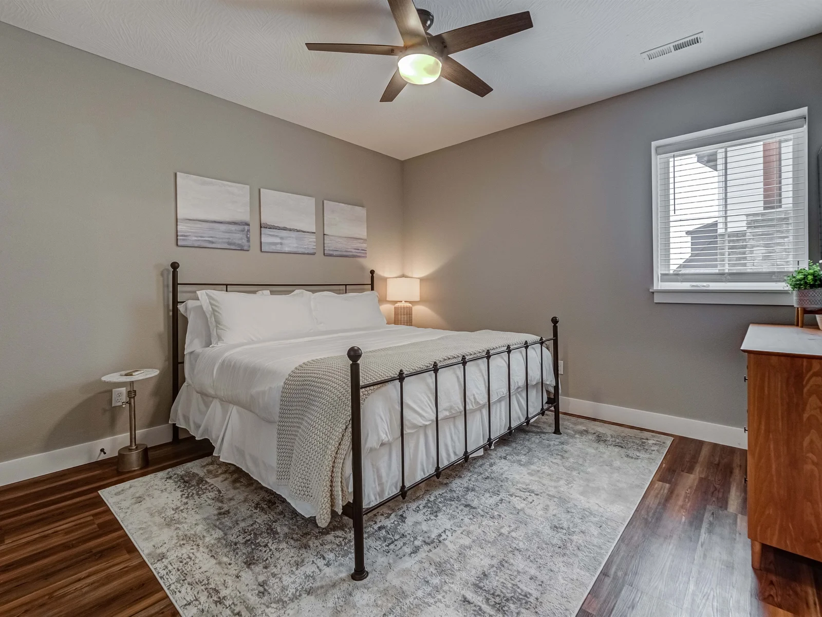 Lower level King #5 with ensuite bathroom