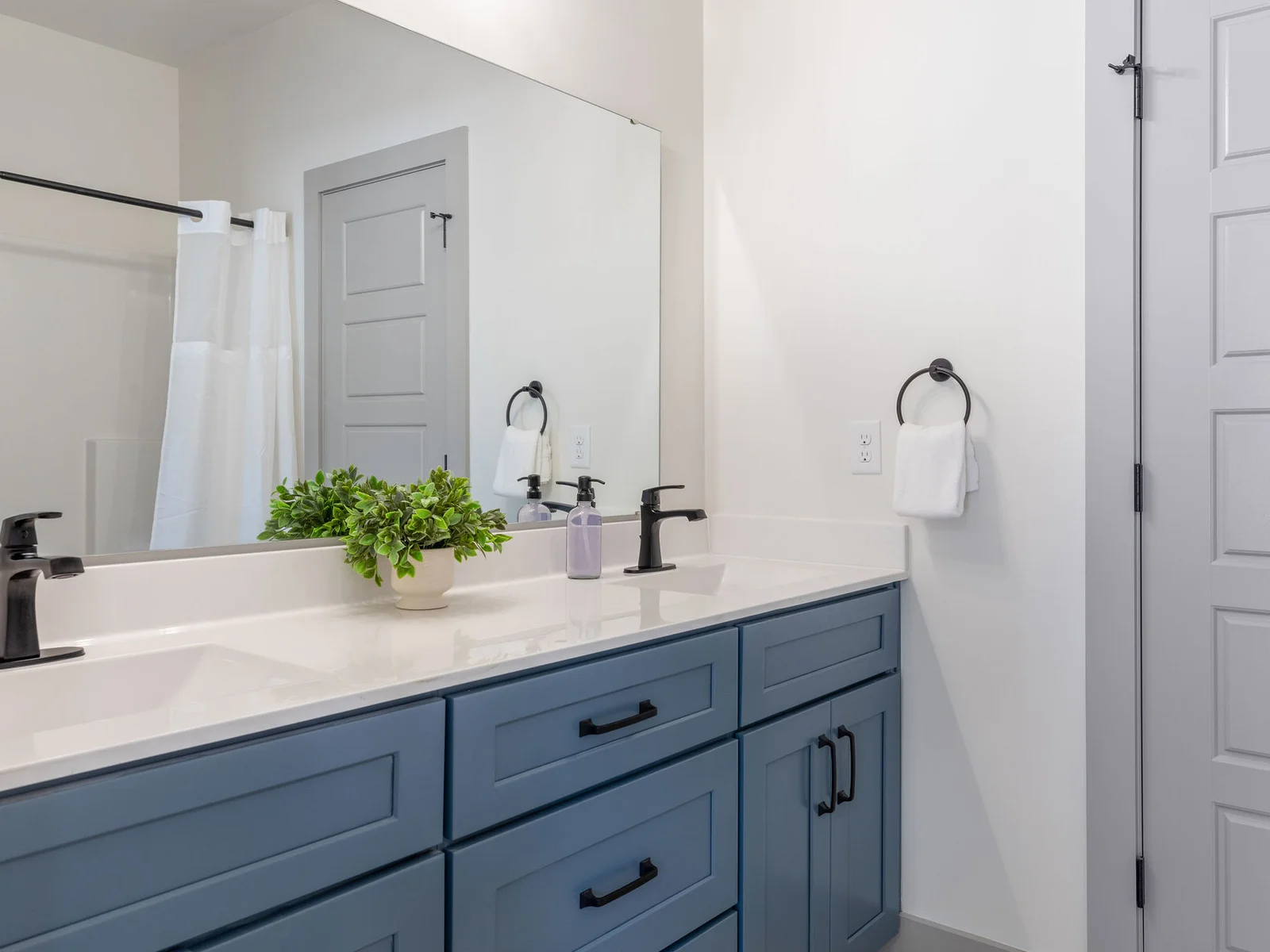 Lower level ensuite bathroom #8 w/ shower