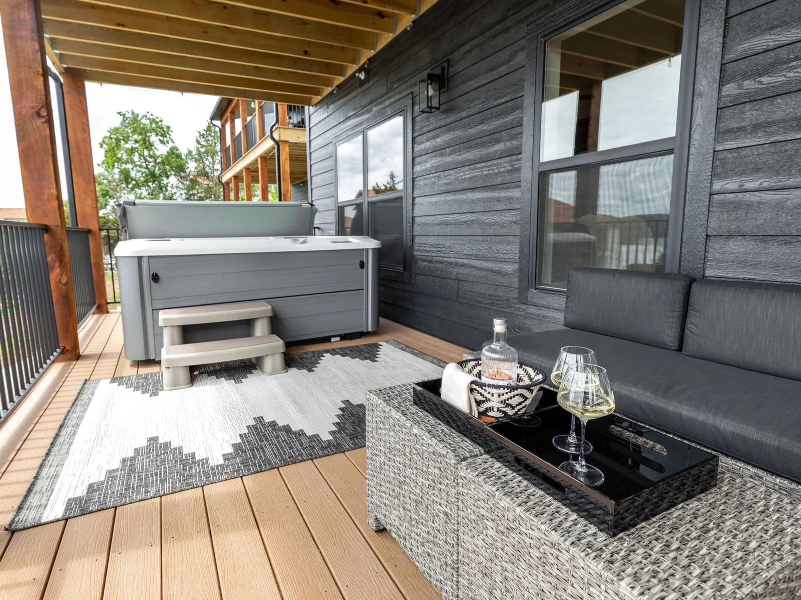 Lower deck with hot tub