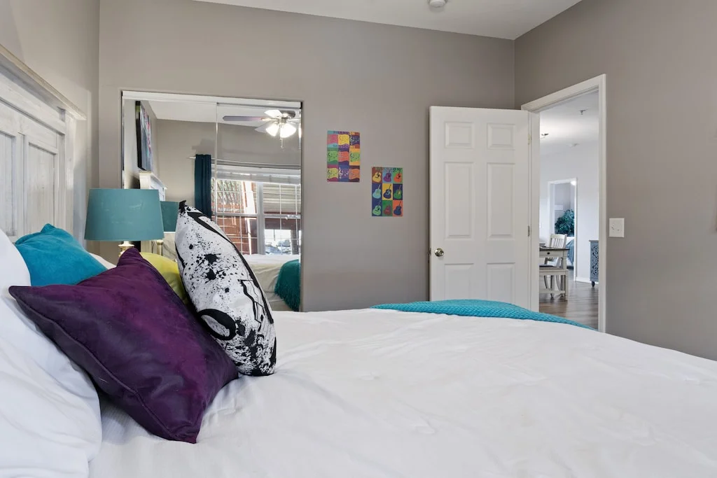 The Music Room - King Bed