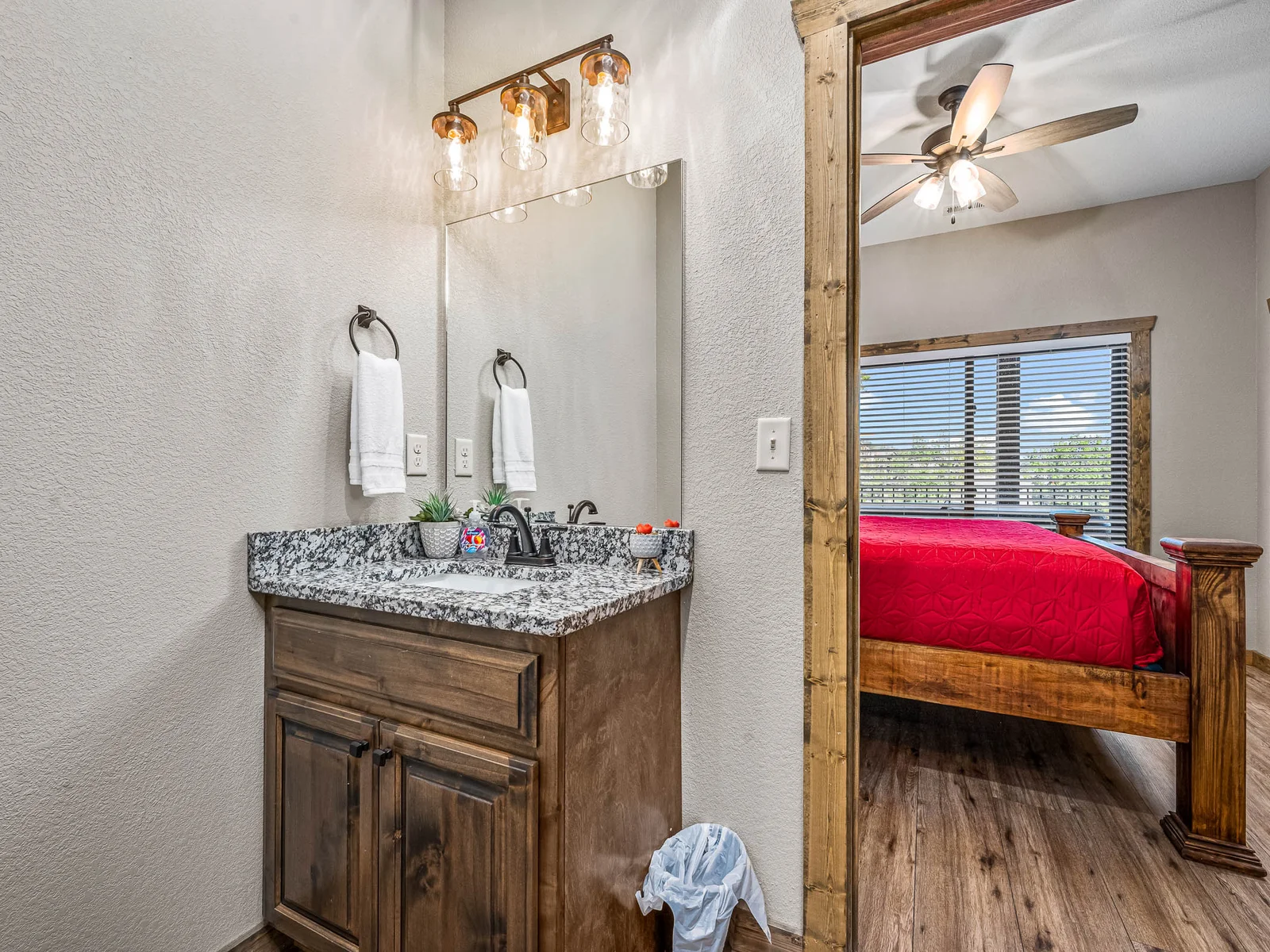 Jack and Jill bathroom connected to King #4 and bunkroom #2