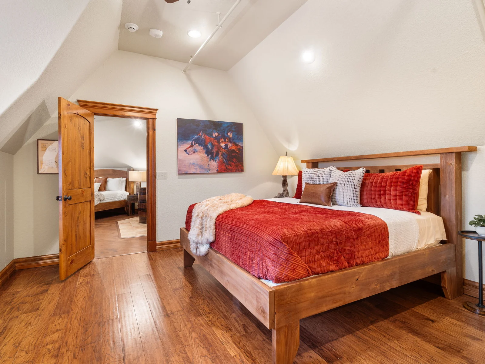 Upper level King bedroom #4 w/ daybed
