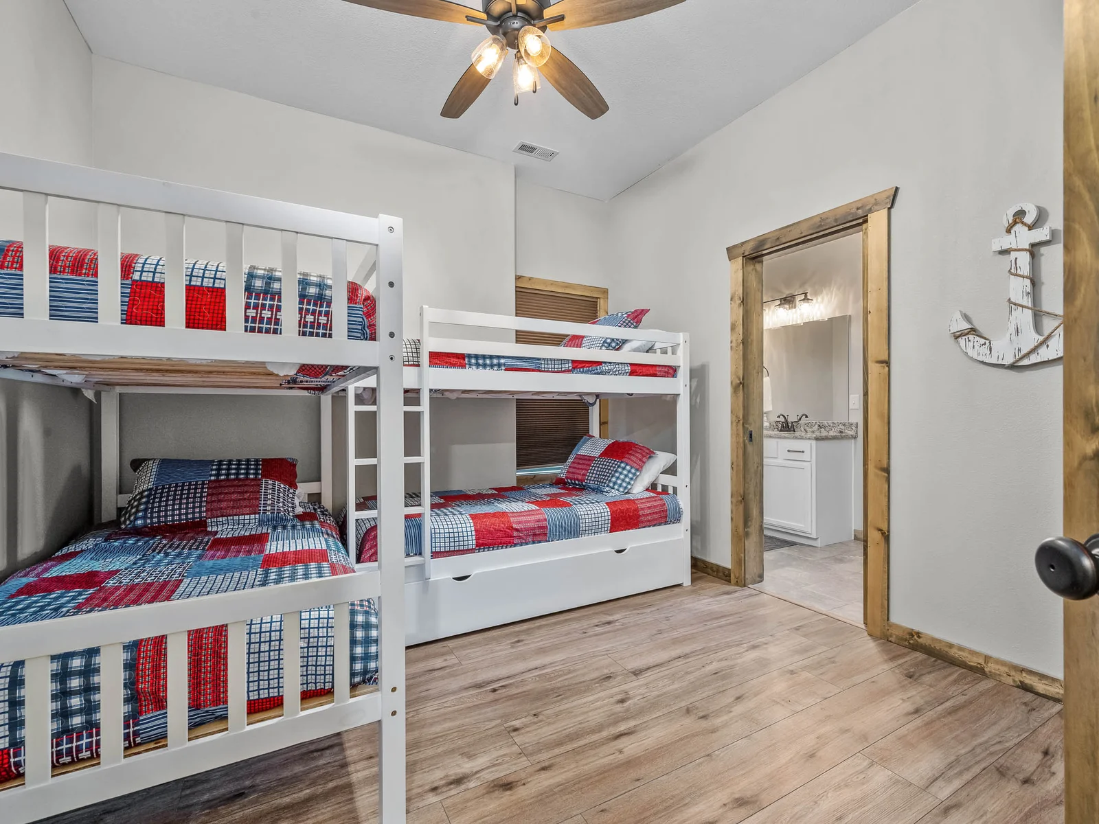 Lower level twin bunkbeds with Jack and Jill bathroom-sleeps 4