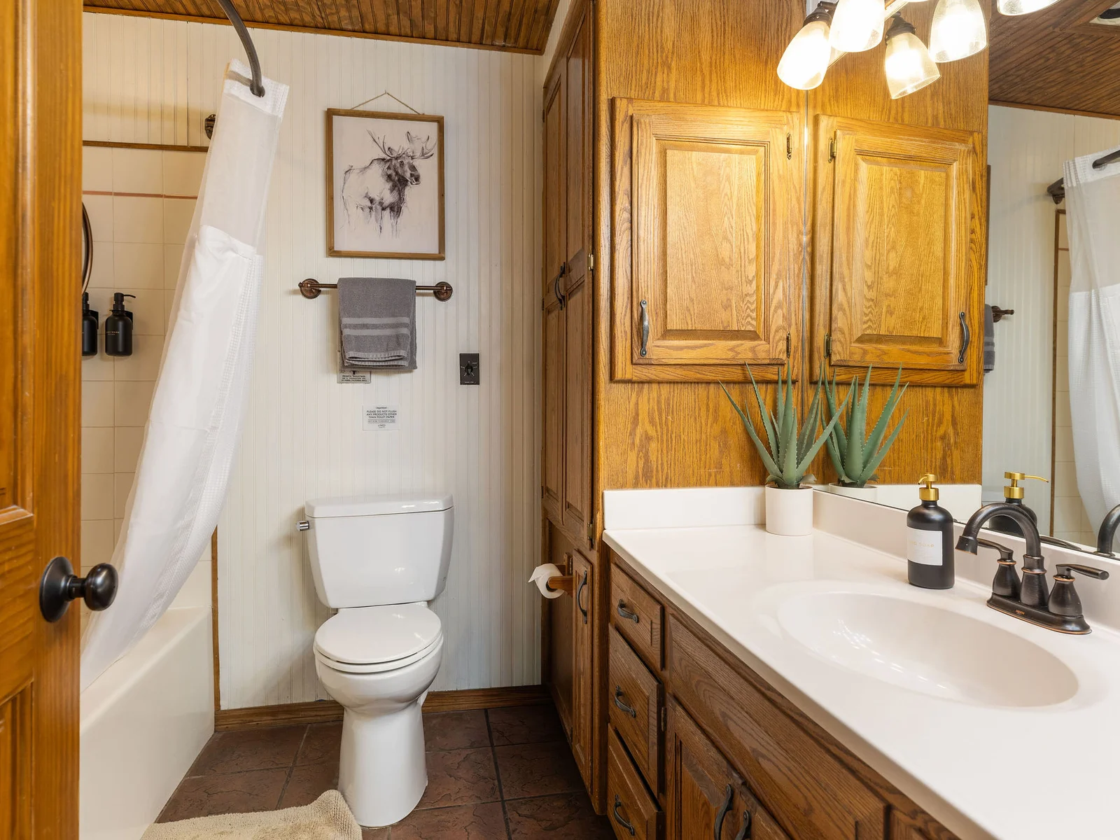 King bedroom #1 ensuite bathroom