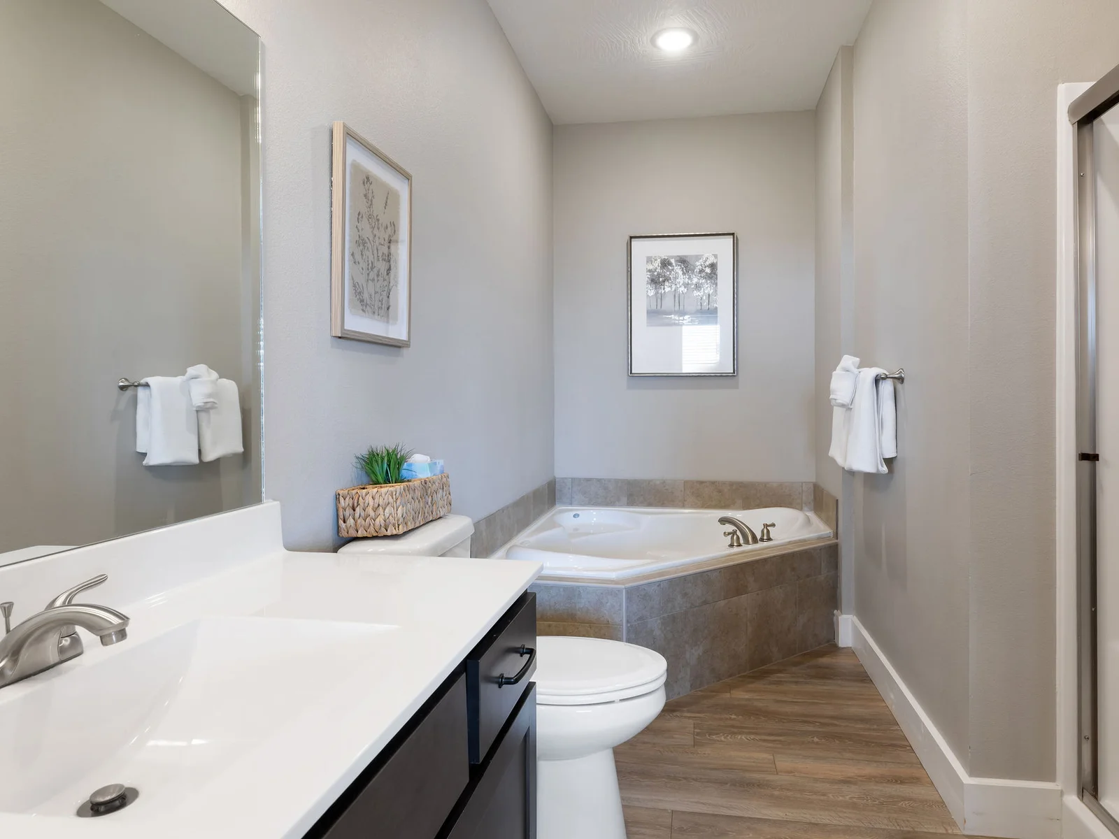 Ensuite