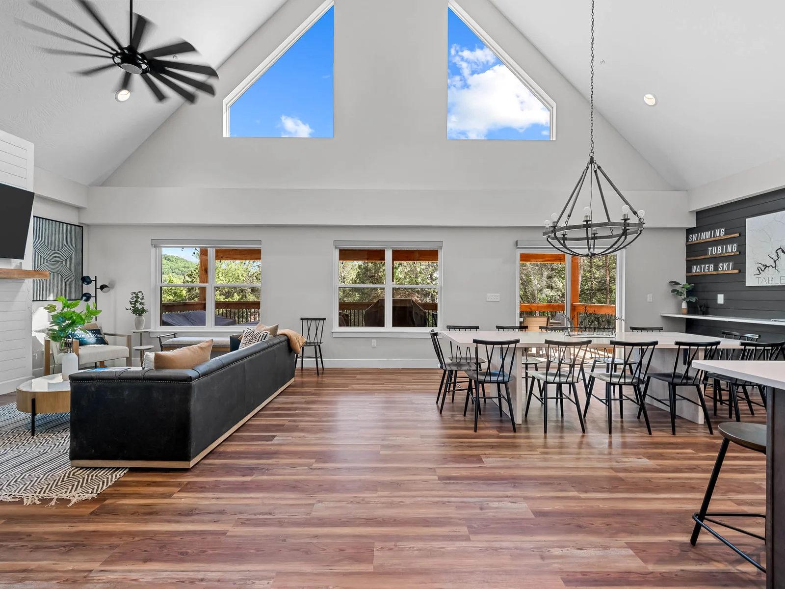 Open living space with modern decor will suit your family or friend group perfectly.