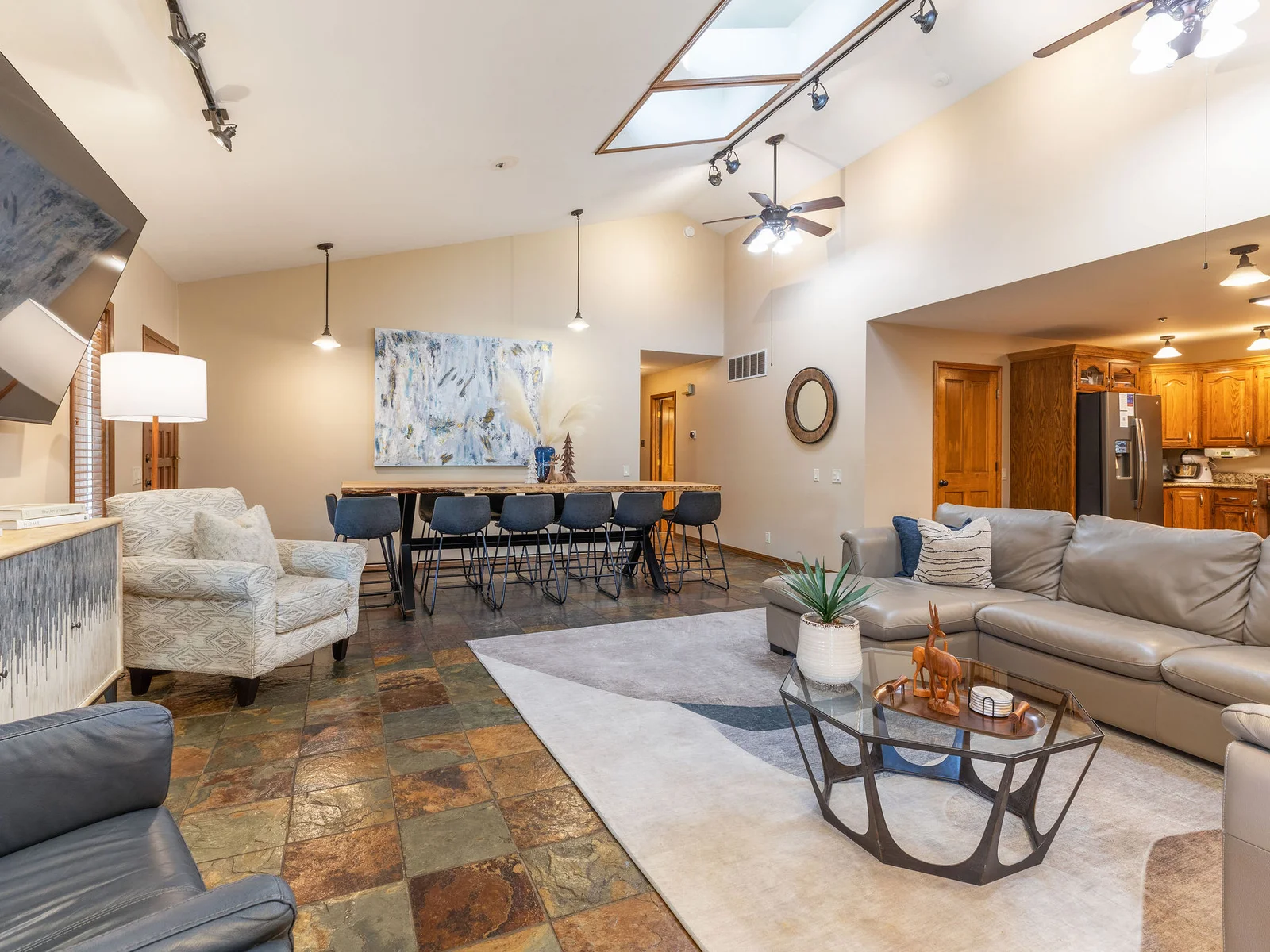 Open living room with tons of space!