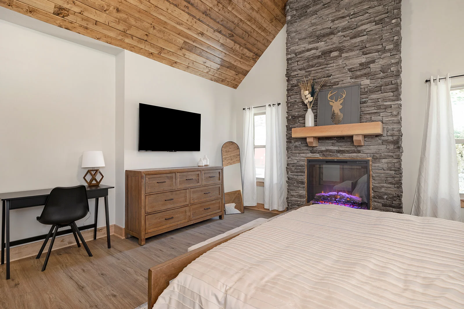 Master king suite w/ fireplace, work desk, and ensuite bath!