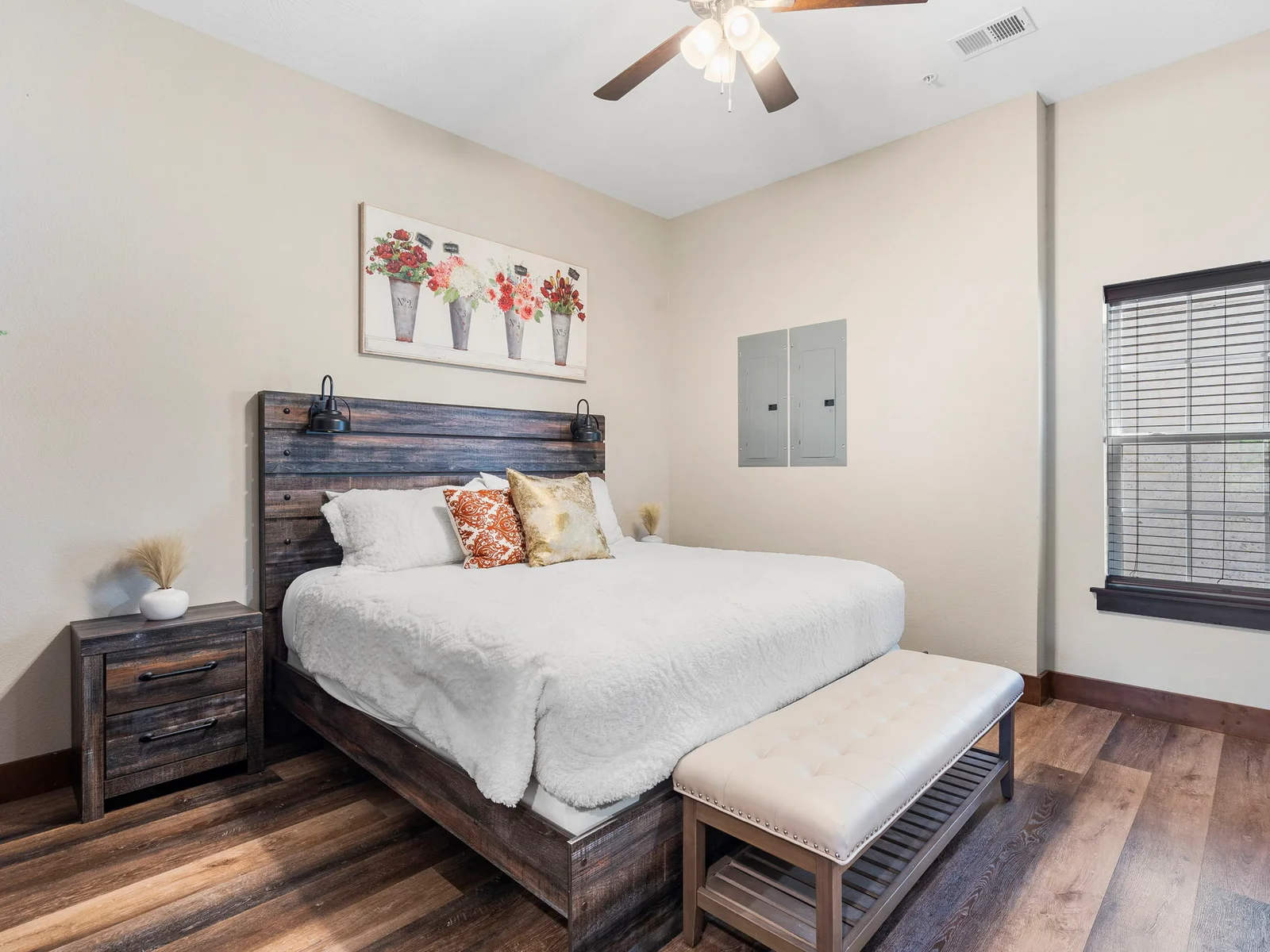 King Bedroom Lower level with Ensuite bathroom