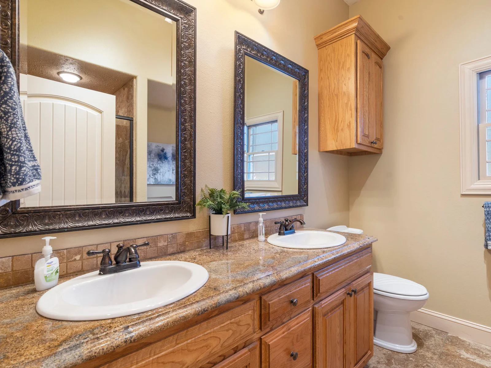 Main level guest bathroom shared between King #2 and King #3