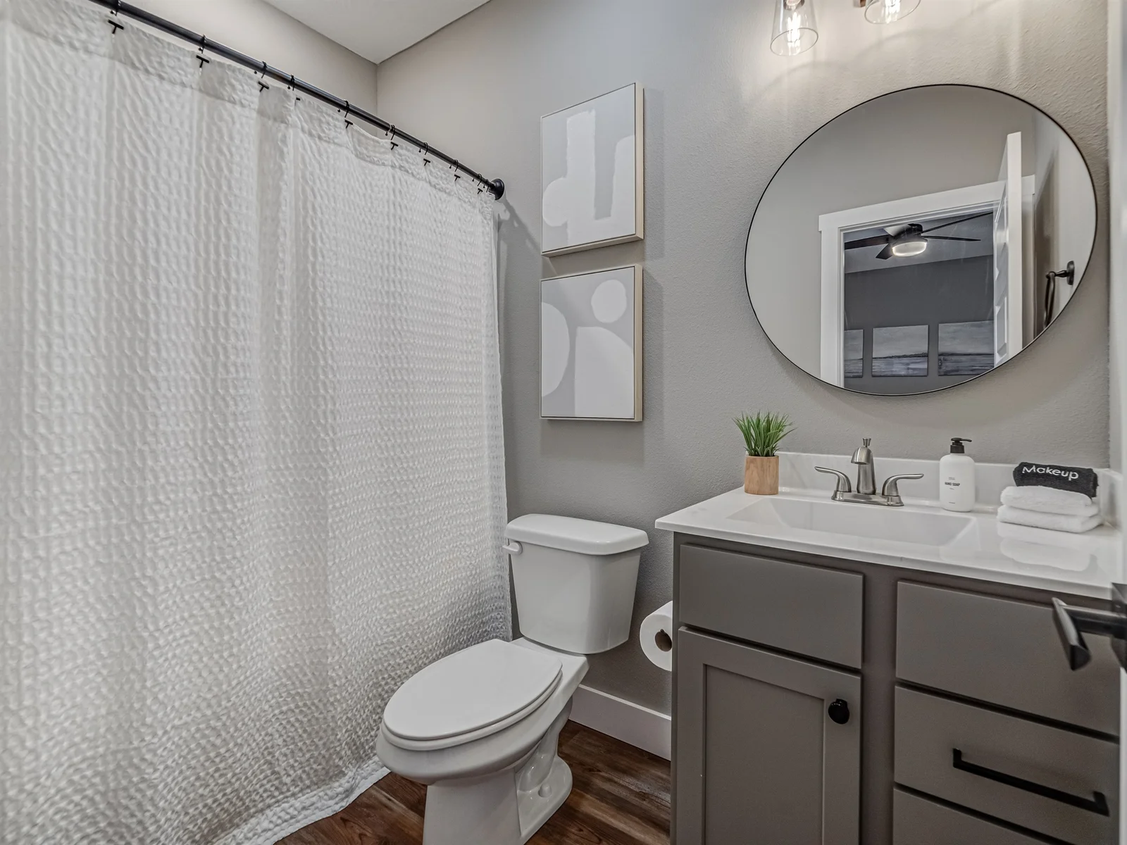 Lower level King #5 bathroom