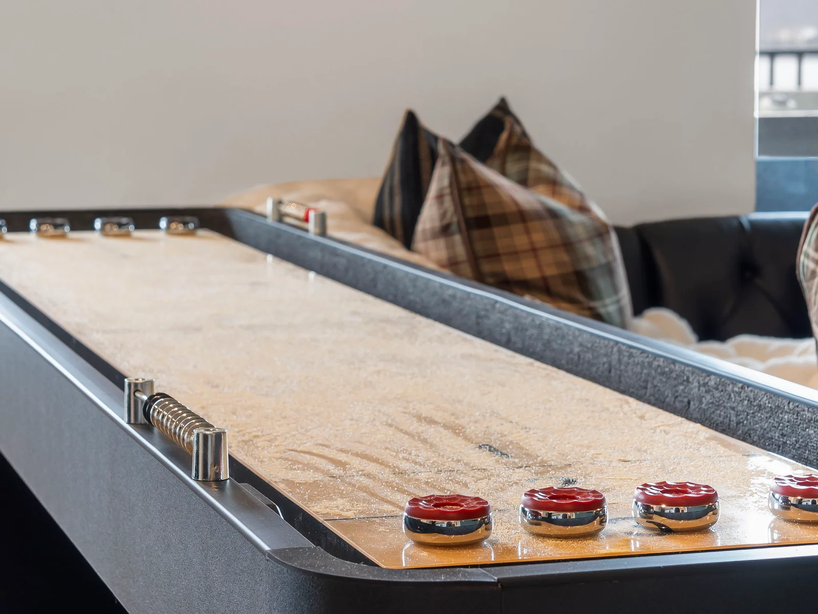 Shuffleboard table
