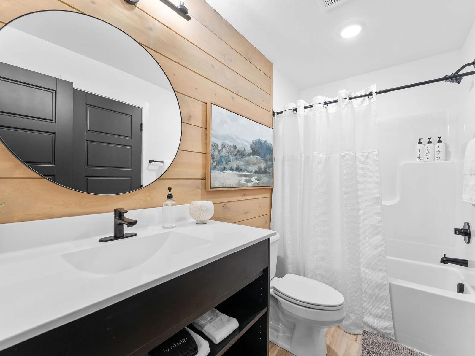 Ensuite bathroom!