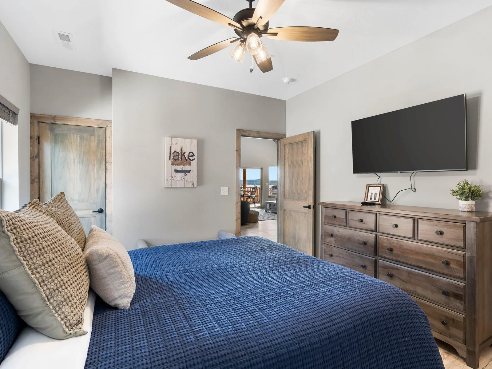 Queen bedroom #1
