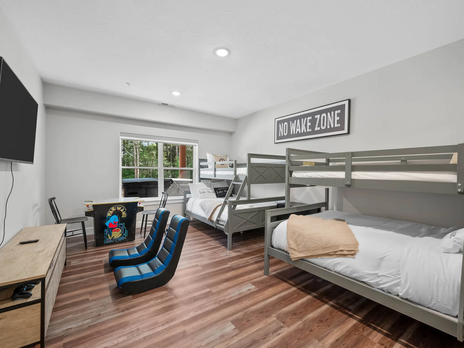 Lower level Bunk room (bedroom #5) sleeps 6