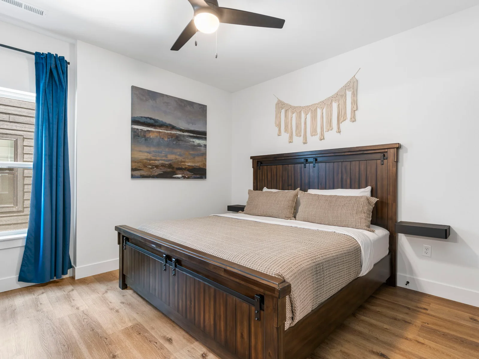 Lower level King #4 with ensuite bathroom
