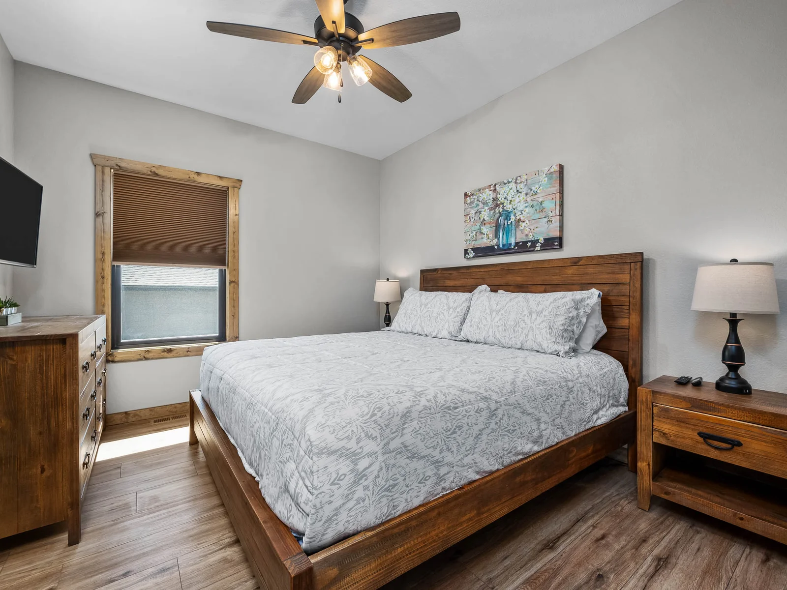 Upper level King bedroom #2 with ensuite bath