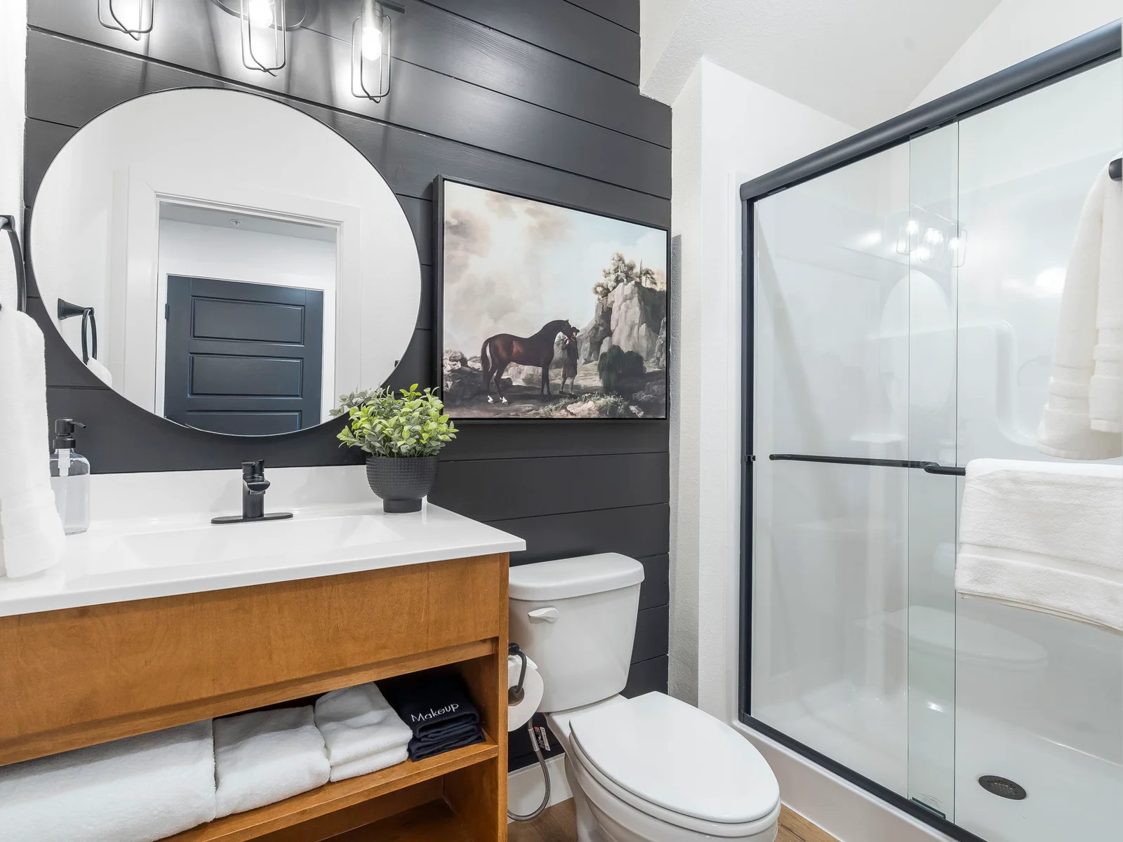 Lower level-Full bath in the hall