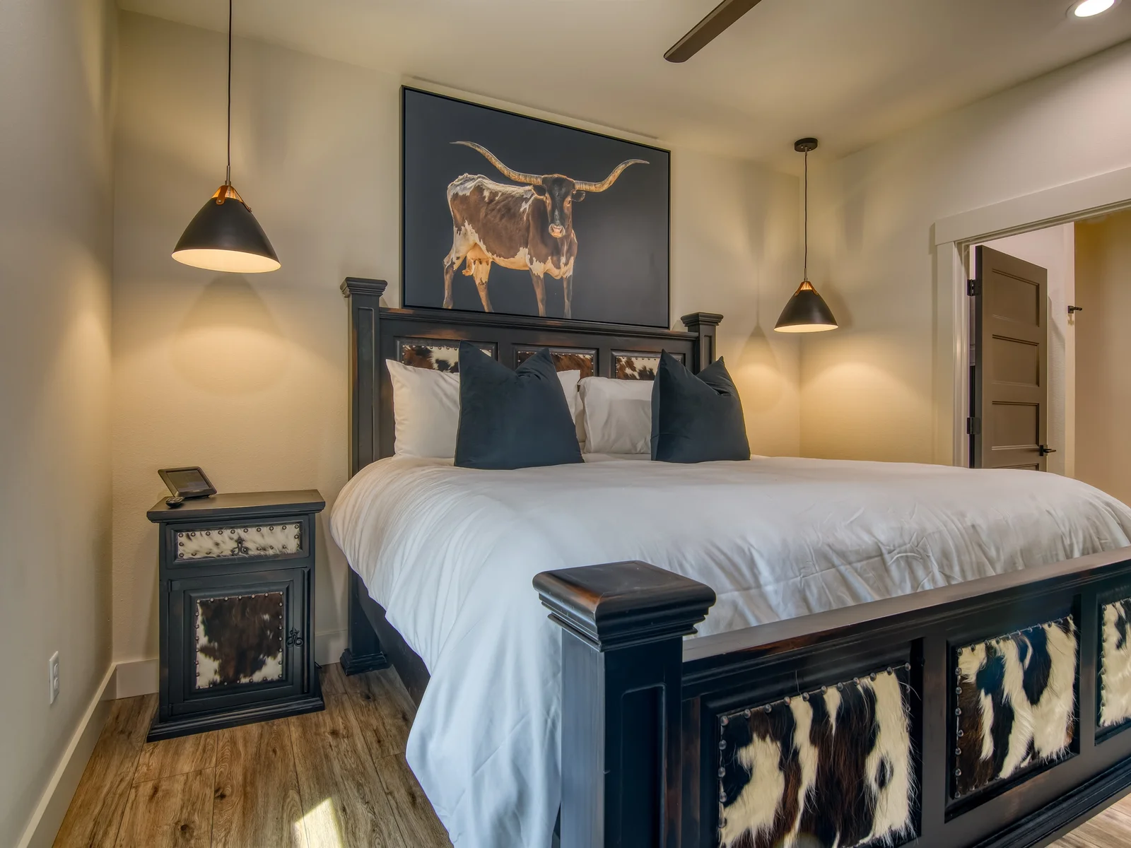King #1 with ensuite bathroom